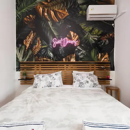 Apartment A Place 4u No13 *